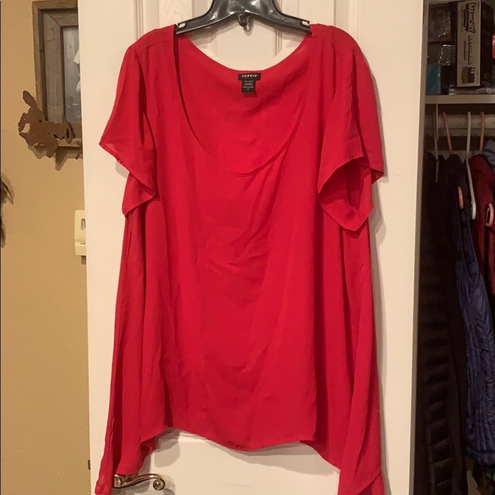 Torrid size 2 shark bite style red top